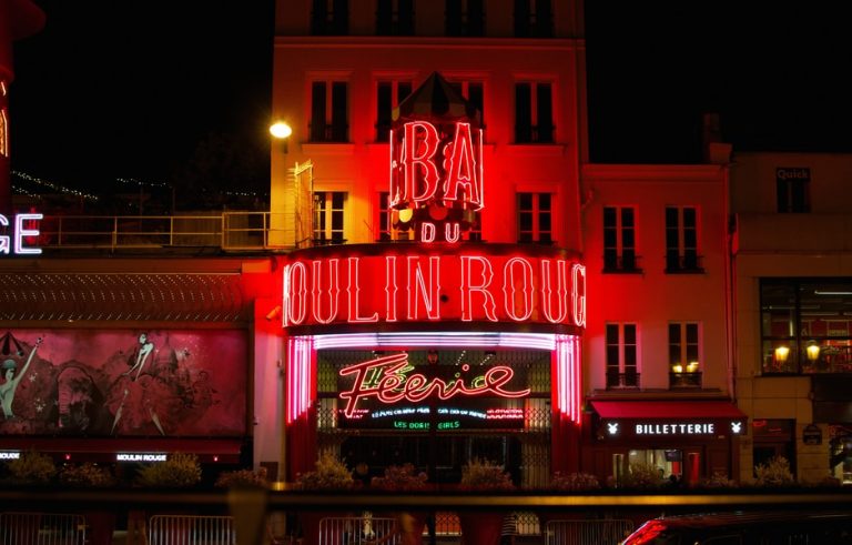 Le moulin rouge à Paris